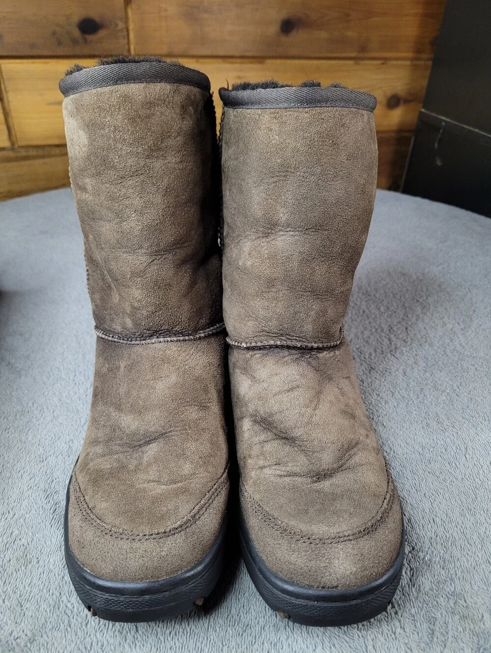 UGG Australia Ultimate Short Boots Womens 9 Brown Suede Leather Sheepskin 5275